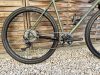 SB4 acélváz, karbon villa, Shimano GRX 1x11s gravel kerékpár - 53 cm (oliva)