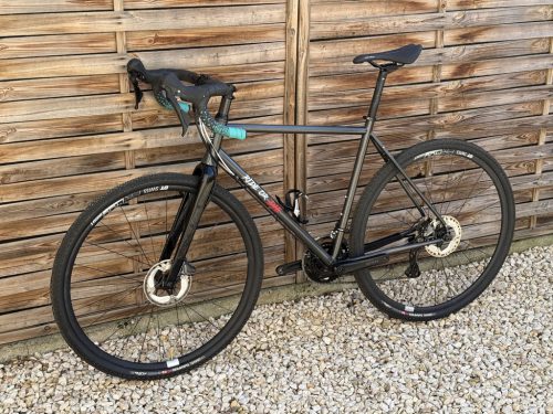 SB4 acélváz, karbon villa, Shimano GRX 2x11s gravel kerékpár - (kaméleon)