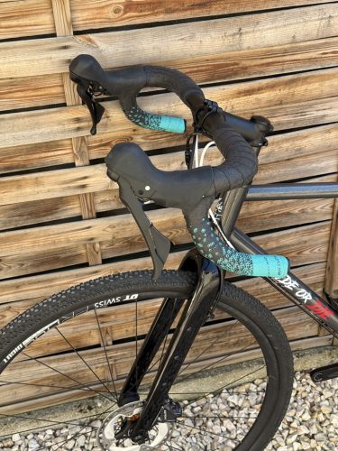 SB4 acélváz, karbon villa, Shimano GRX 2x11s gravel kerékpár - (kaméleon)
