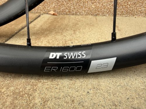 DT Swiss ER 1600 SPLINE® 28" 23mm tárcsafékes Shimano HG vagy XDR kerékszett (picit használt)