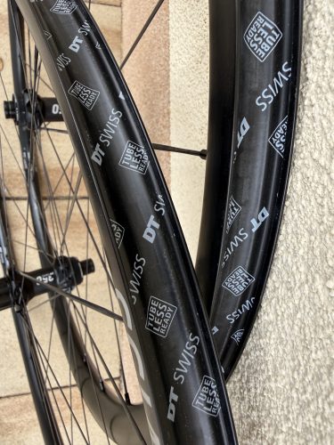 DT Swiss ER 1600 SPLINE® 28" 23mm tárcsafékes Shimano HG vagy XDR kerékszett (picit használt)