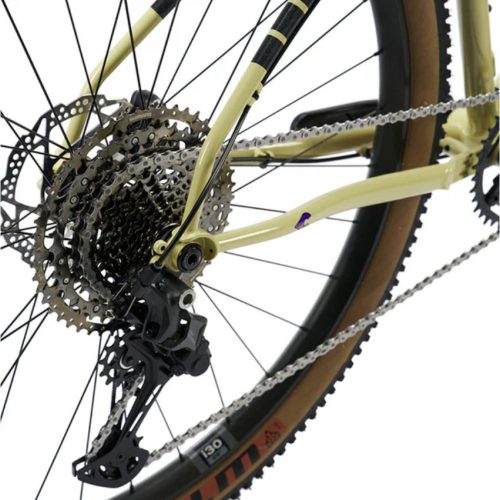 Cinelli Hobootleg Geo adventure gravel acél kerékpár karbon villával,  Shimano CUES 1x 11s mix