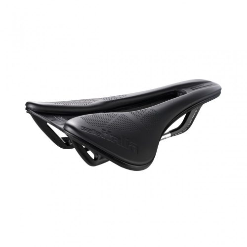 Selle Italia nyereg NOVUS BOOST EVO SUPERFLOW 145 mm L3 méret, FEC pálcás