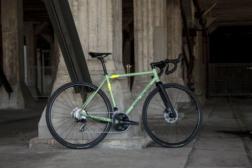 Eddy Merckx PÉVÉLE ST acél gravel pastel zöld egyedi rendelésre